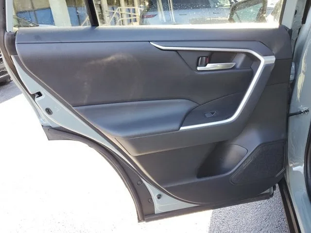 2023 Toyota RAV4 XLE photo 12