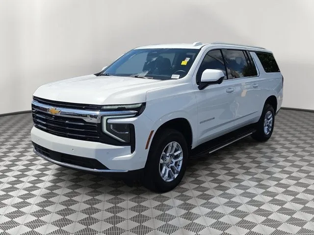 2025 Chevrolet Suburban LS photo 3