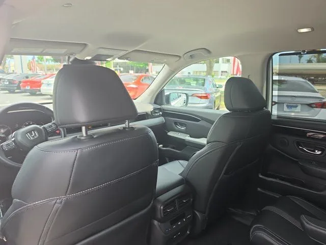 2024 Honda Pilot EX-L 7 Passenger photo 14