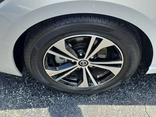 2023 Nissan Sentra SV photo 10
