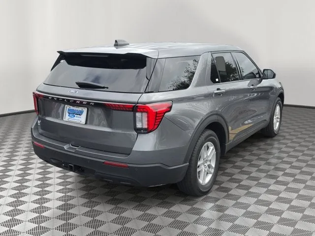 2026 Ford Explorer Active photo 6