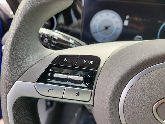 2024 Hyundai Elantra SEL photo 17