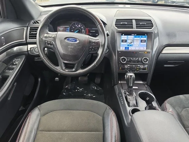 2019 Ford Explorer XLT Sport Appearance Pgk photo 17