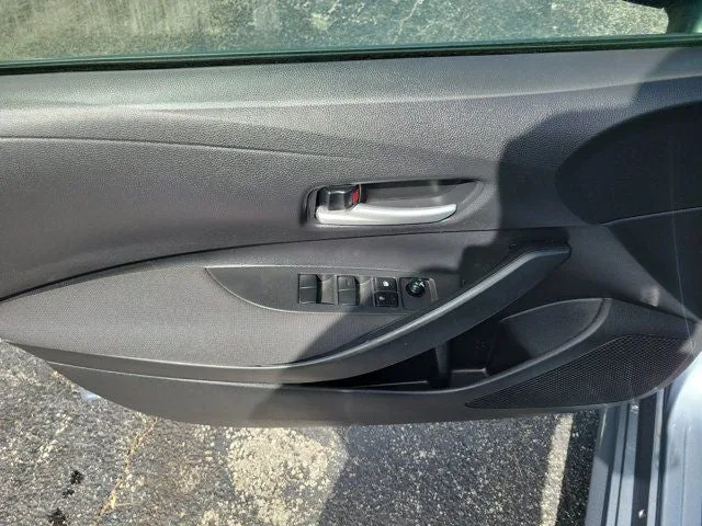 2021 Toyota Corolla LE photo 15