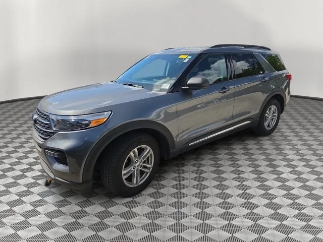 2023 Ford Explorer XLT photo 3