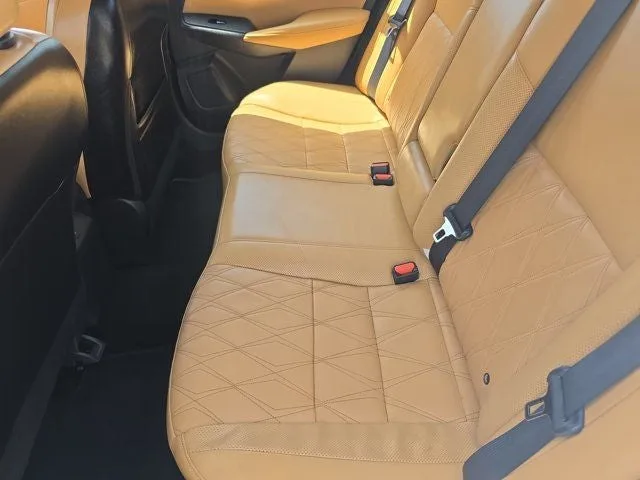 2023 Nissan Sentra SV Premium photo 13