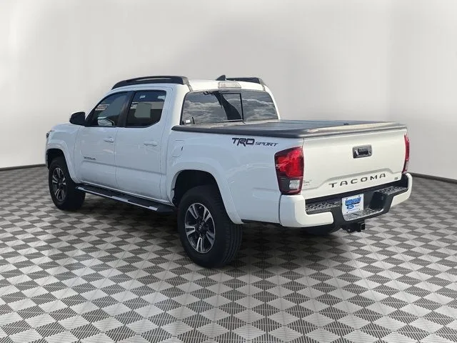 2018 Toyota Tacoma TRD Sport V6 photo 4