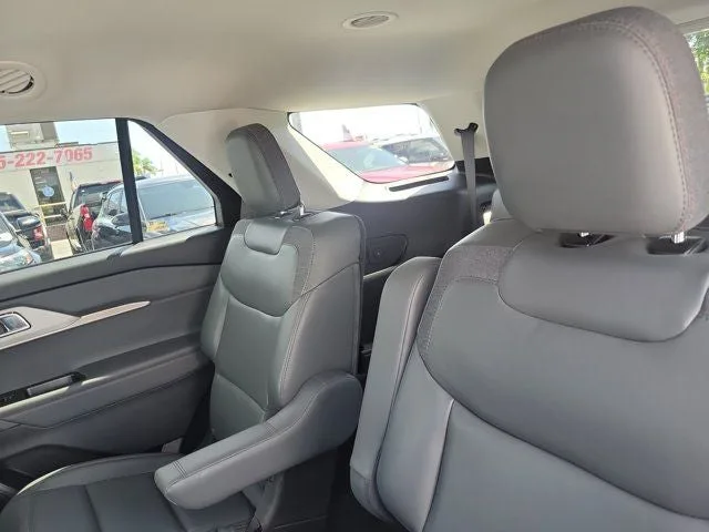 2025 Ford Explorer Active photo 13
