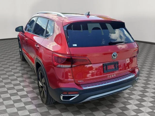 2024 Volkswagen Taos 1.5T SEL photo 3