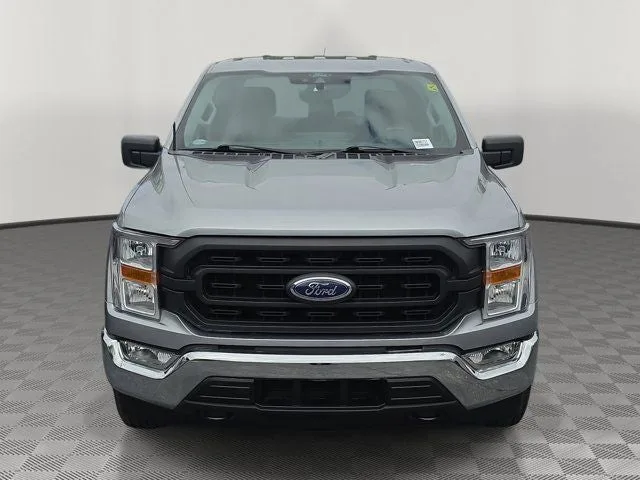 2022 Ford F-150 XL photo 2