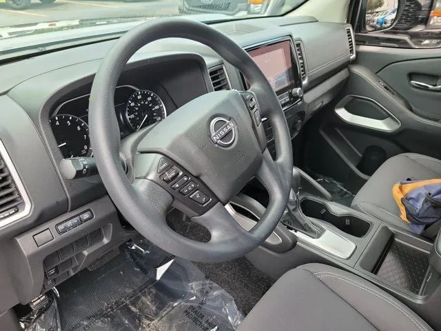 2024 Nissan Frontier SV photo 14