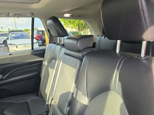 2024 Toyota Grand Highlander XLE photo 17