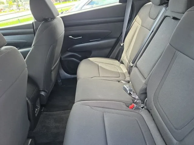 2026 Hyundai Tucson SE photo 8