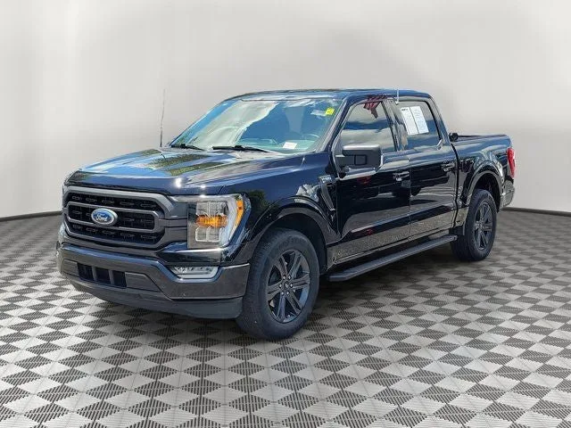 2023 Ford F-150 XLT SPORT photo 3