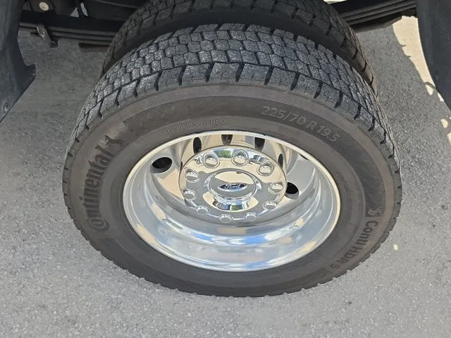 2025 Ford F-450SD Lariat DRW photo 7