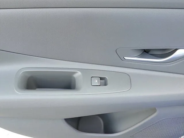 2024 Hyundai Elantra SEL photo 10