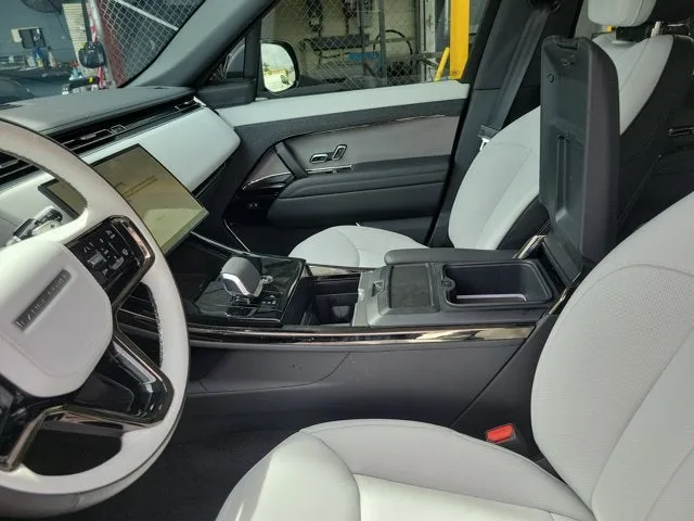 2026 Land Rover Range Rover Sport Dynamic SE photo 20