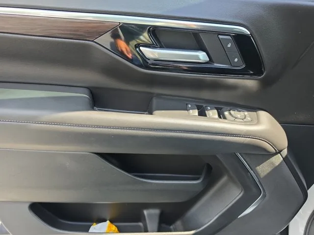 2025 Chevrolet Suburban LS photo 19
