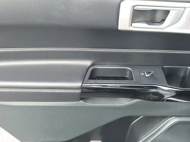 2023 Ford Explorer ST photo 13