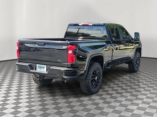 2025 Chevrolet Silverado 2500HD Custom photo 6