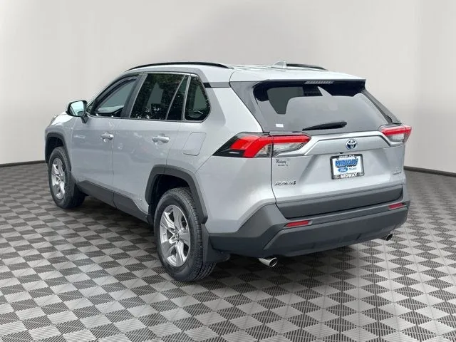 2024 Toyota RAV4 Hybrid LE photo 4