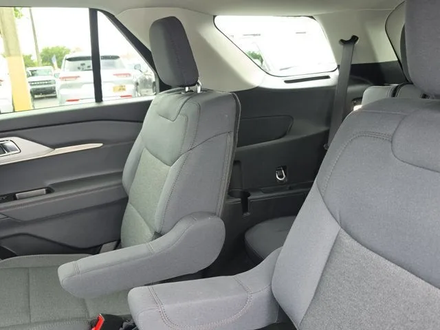 2026 Ford Explorer Active photo 11