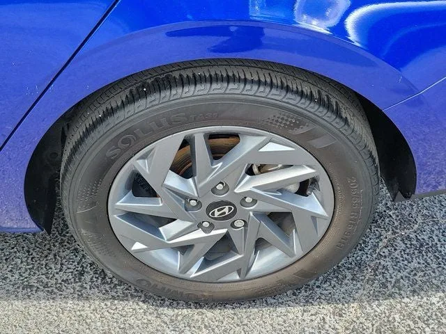 2024 Hyundai Elantra SEL photo 8