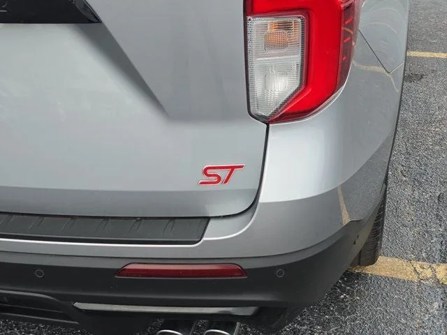 2023 Ford Explorer ST photo 7