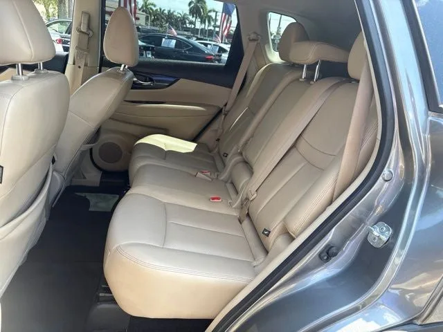 2017 Nissan Rogue SL photo 14