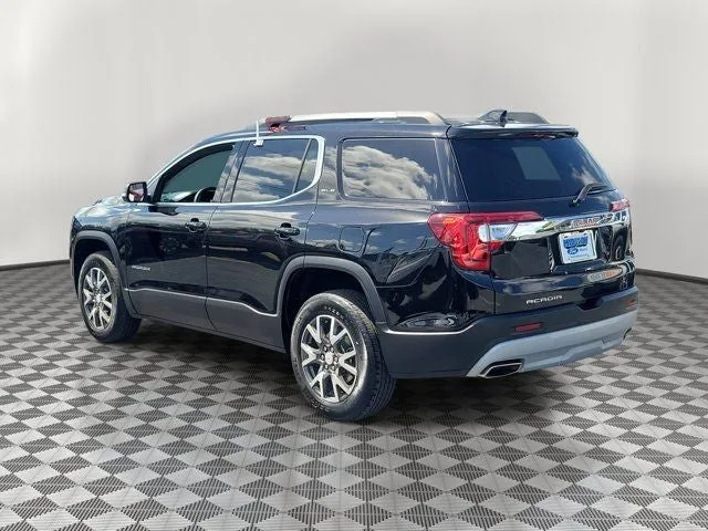 2023 GMC Acadia SLE photo 4