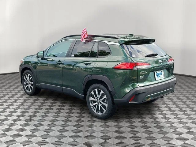 2023 Toyota Corolla Cross XLE photo 4