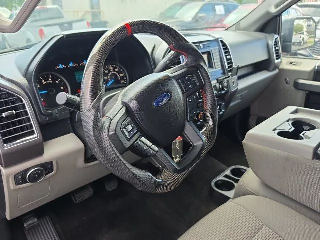 2015 Ford F-150 XLT photo 18