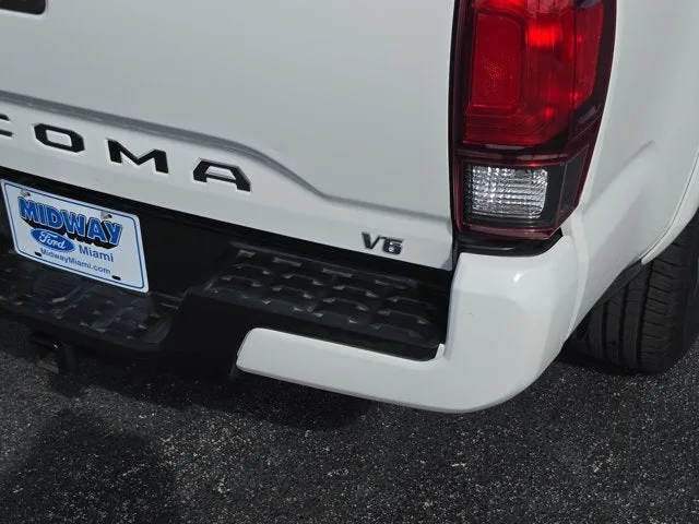 2018 Toyota Tacoma TRD Sport V6 photo 8