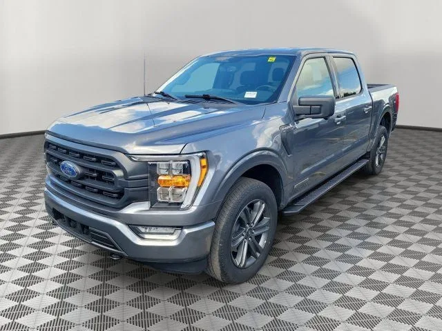 2023 Ford F-150 XLT photo 3