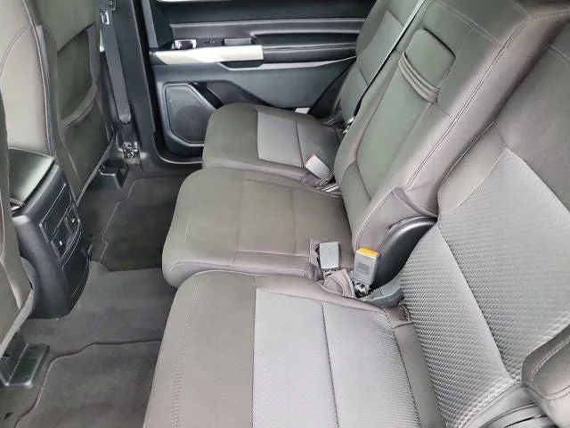 2023 Ford Explorer XLT photo 11