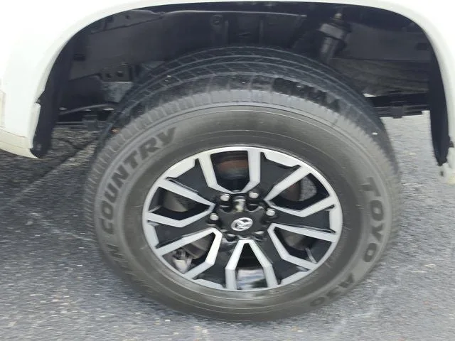 2021 Toyota Tacoma TRD Sport V6 photo 9