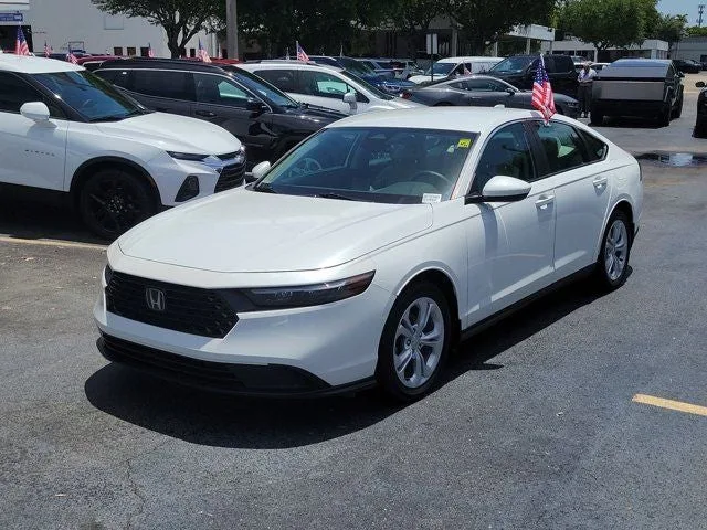 2023 Honda Accord LX photo 3