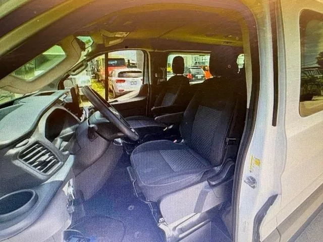 2023 Ford Transit-350 XLT photo 4