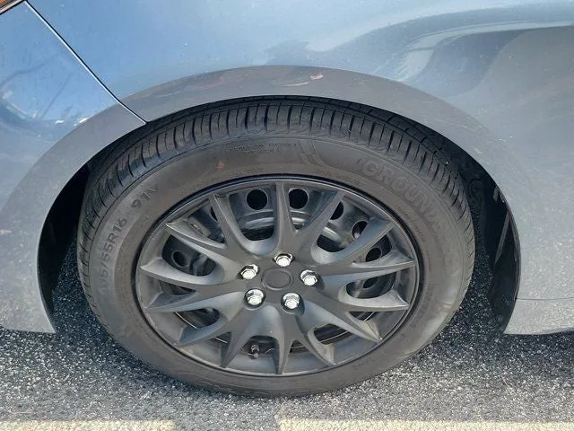 2021 Toyota Corolla LE photo 9