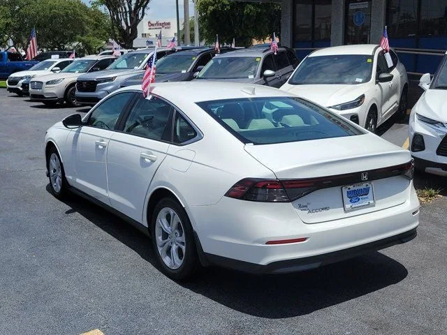 2023 Honda Accord LX photo 4