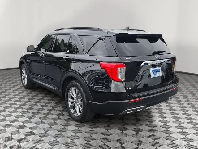 2023 Ford Explorer XLT photo 4