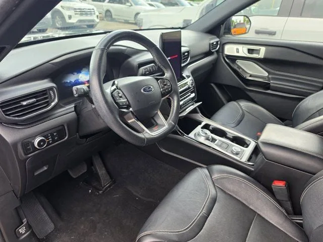 2023 Ford Explorer ST photo 18