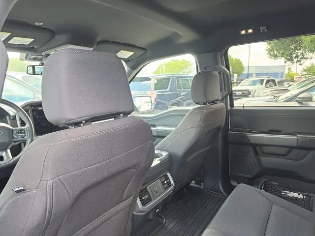 2025 Ford F-150 XLT photo 11