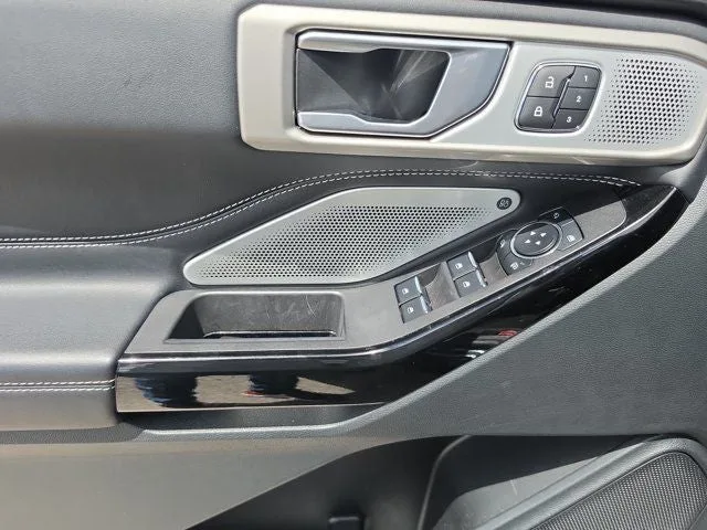 2023 Ford Explorer ST photo 15