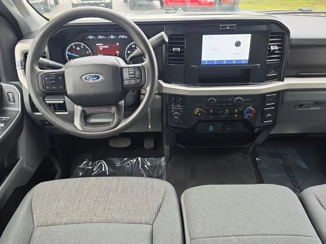 2025 Ford F-450SD XLT DRW photo 15