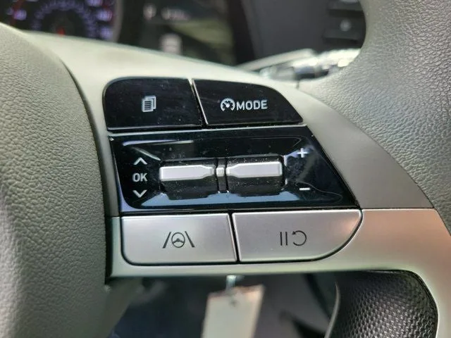 2021 Hyundai Elantra SE photo 20