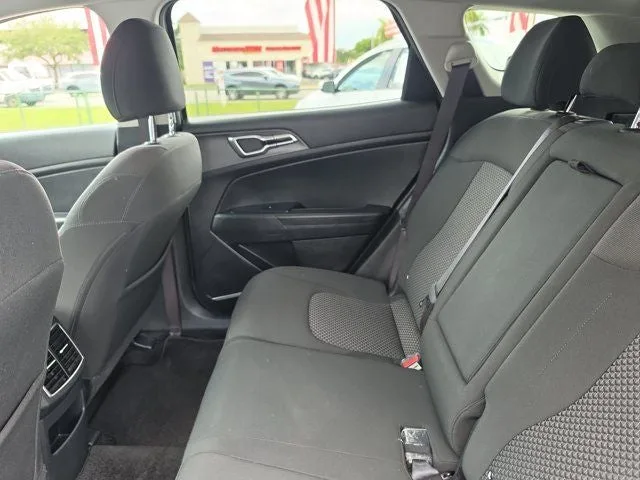 2024 Kia Sportage Hybrid LX photo 12