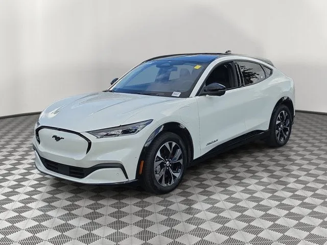 2023 Ford Mustang Mach-E Premium photo 3