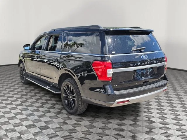 2023 Ford Expedition Max XLT photo 4