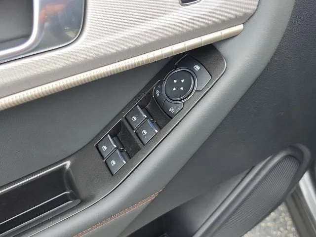 2026 Ford Explorer Active photo 17